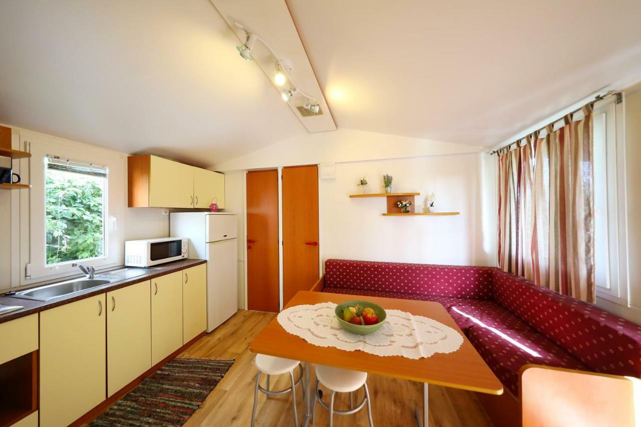 Mobile Home Grbe ニン エクステリア 写真