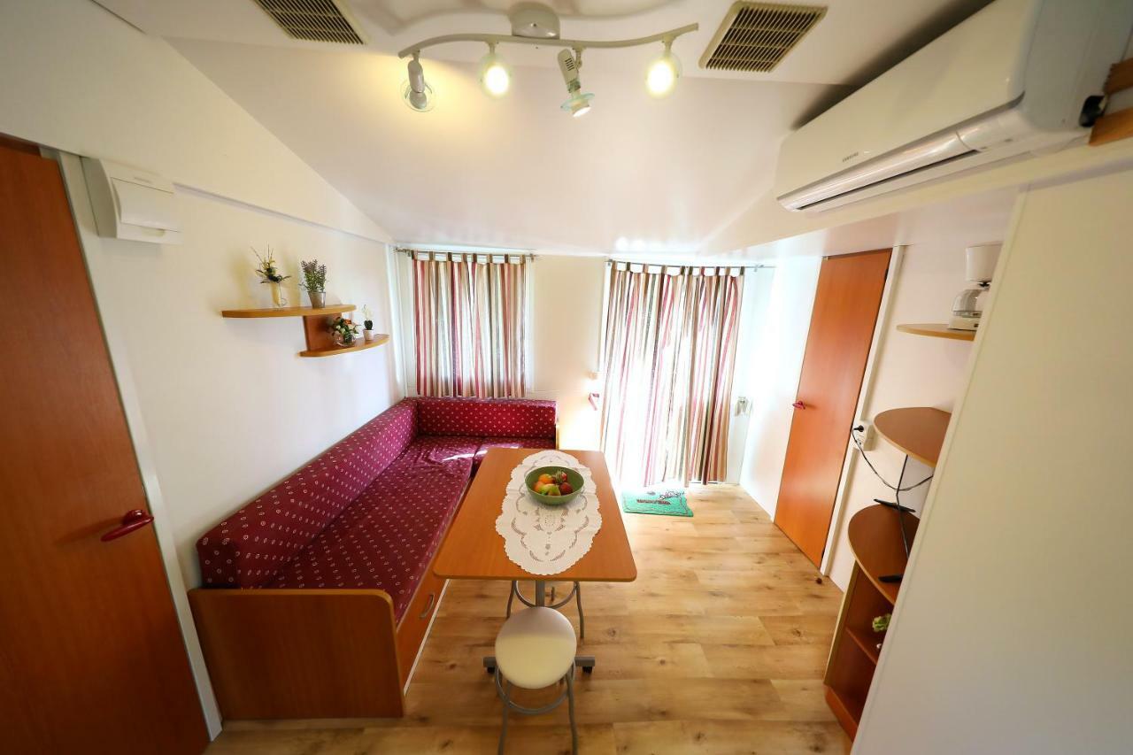Mobile Home Grbe ニン エクステリア 写真