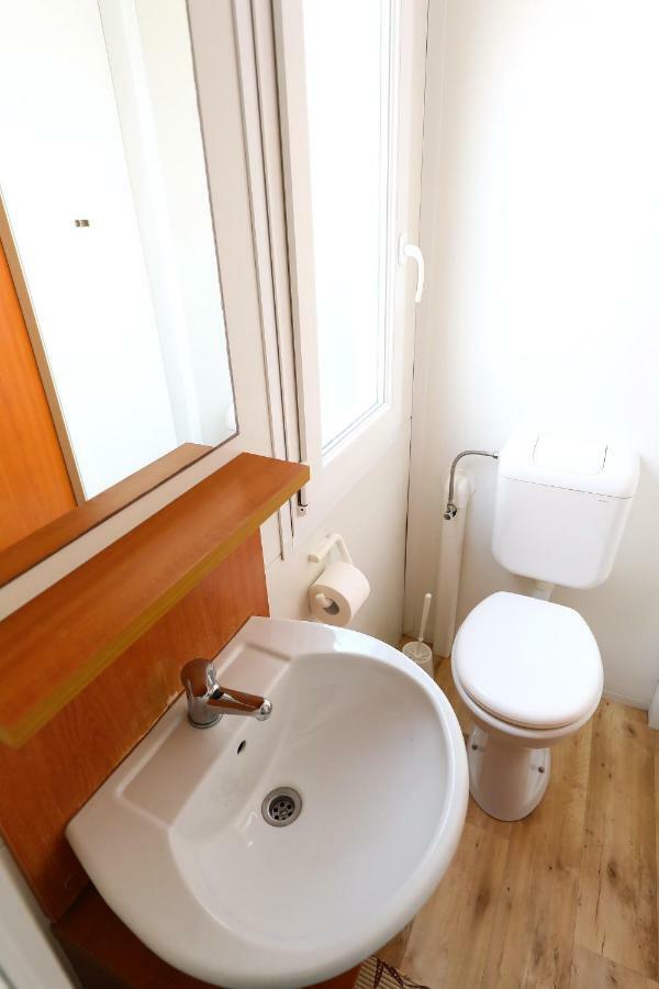Mobile Home Grbe ニン エクステリア 写真