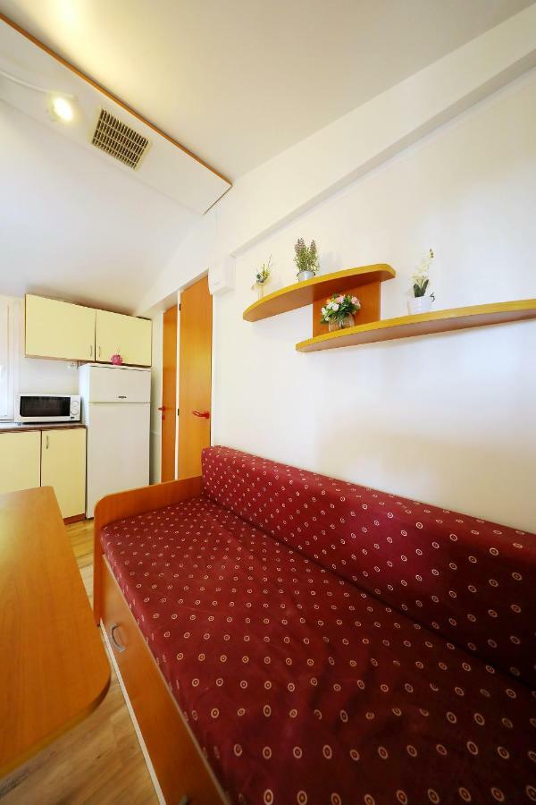 Mobile Home Grbe ニン エクステリア 写真