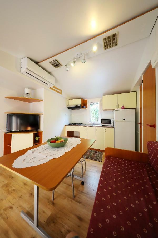 Mobile Home Grbe ニン エクステリア 写真