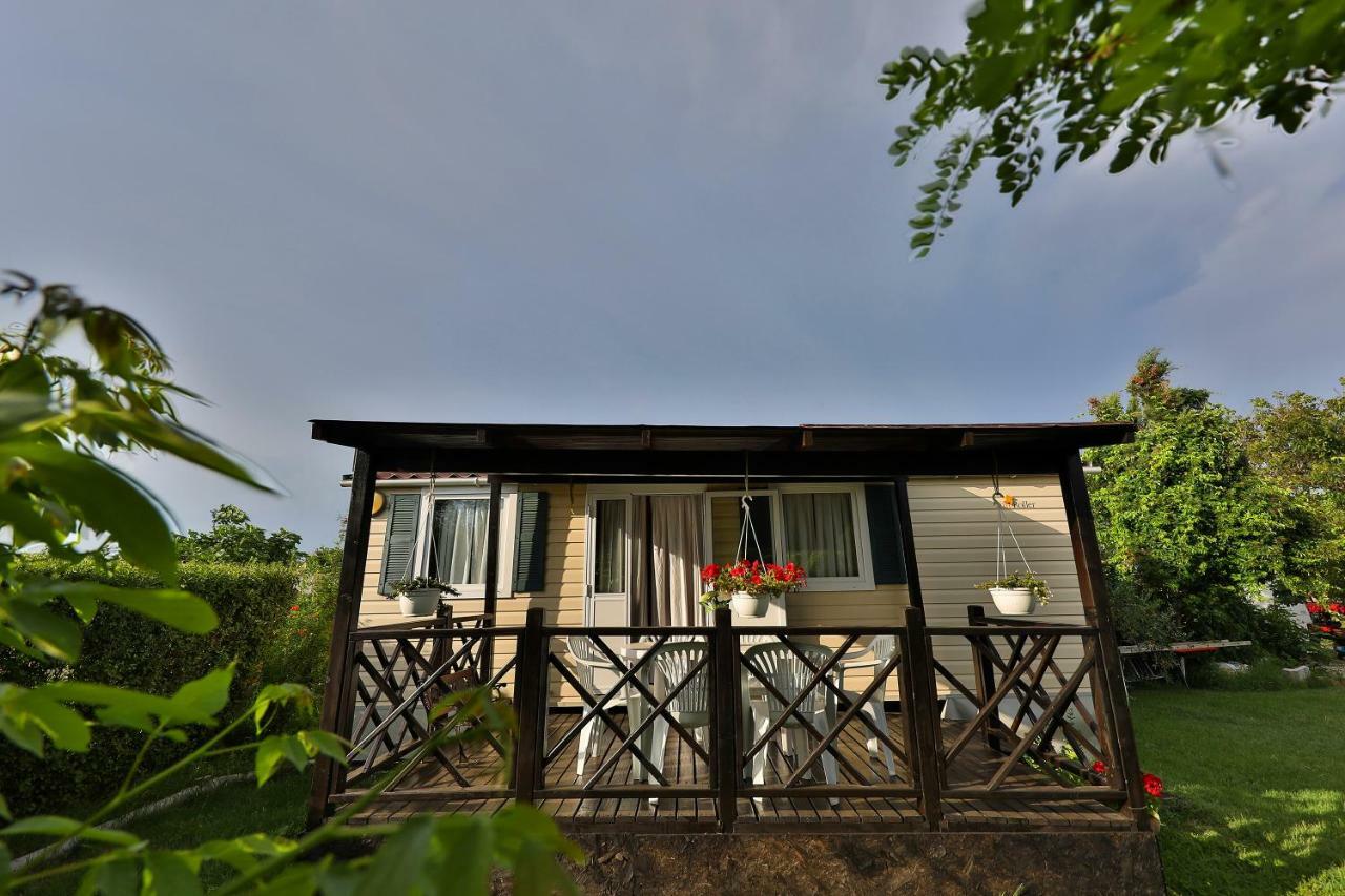 Mobile Home Grbe ニン エクステリア 写真