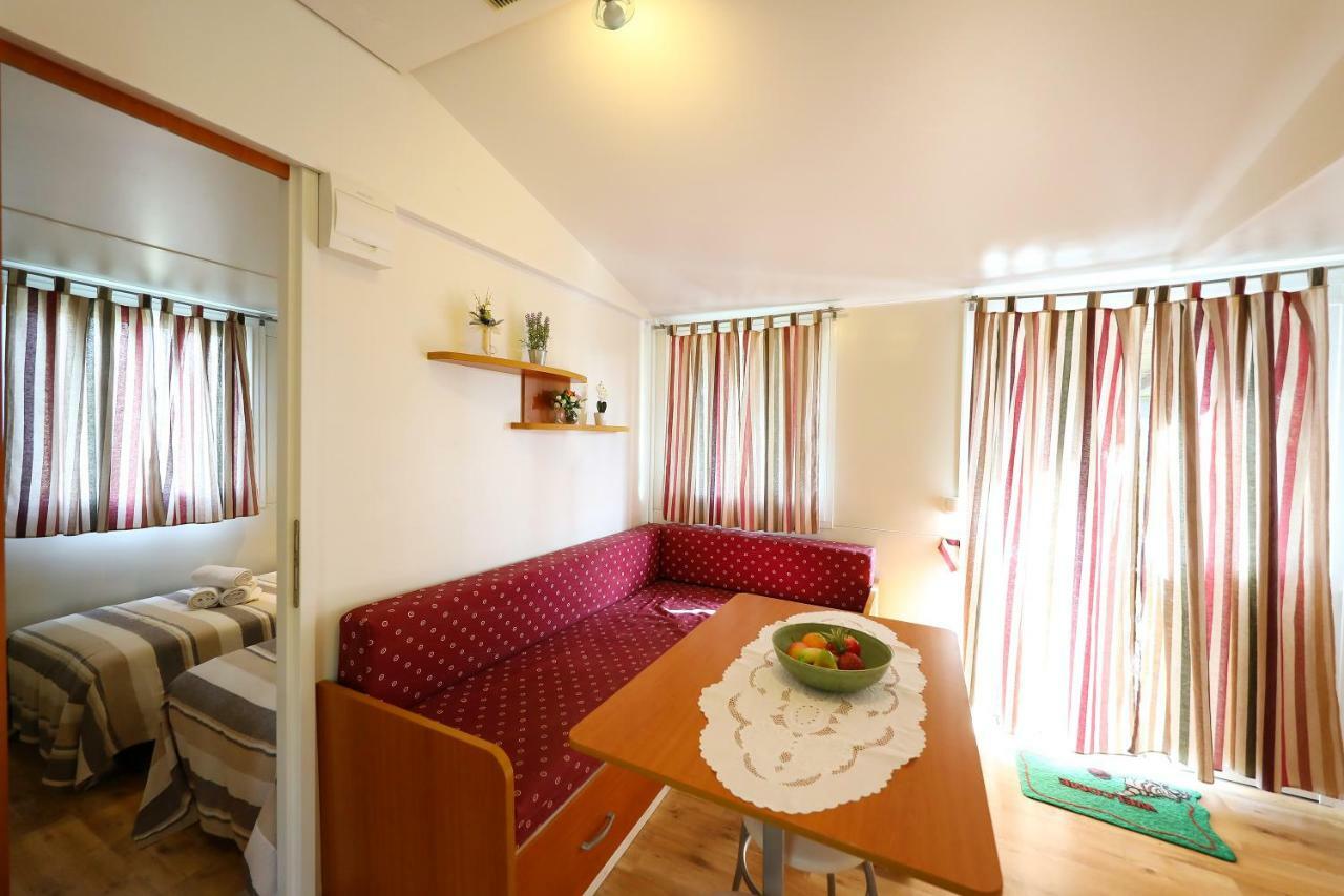 Mobile Home Grbe ニン エクステリア 写真